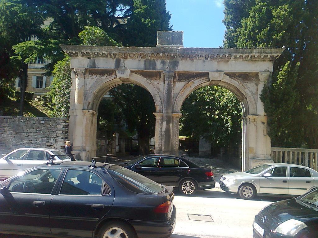 Apartment For Holidays In Pula Rum bild